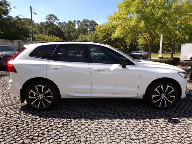 Certified 2024 Volvo XC60 B5 Plus w/ Climate Package AWD/4WD image 7