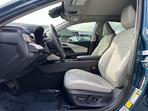 Used 2025 Toyota Camry XLE w/ Premium Plus Package image 13