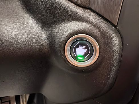 Used 2019 GMC Sierra 1500 AT4 w/ AT4 Premium Package AWD/4WD image 31