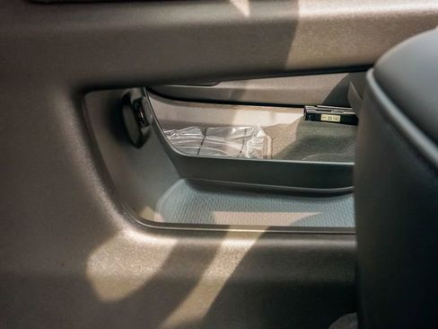 Certified 2025 Cadillac XT6 Premium Luxury w/ Platinum Package image 24