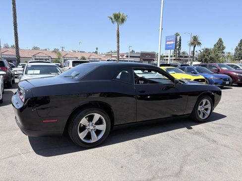 Used 2016 Dodge Challenger SXT RWD image 14