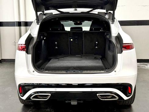Used 2024 Jaguar F-PACE R-Dynamic S image 15