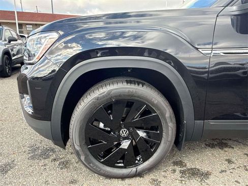 New 2026 Volkswagen Atlas Cross Sport SE FWD image 5
