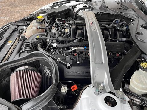 Used 2016 Ford Mustang Shelby GT350 w/ Technology Package image 29