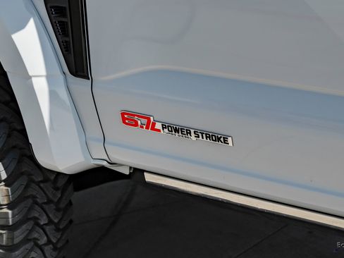 Used 2026 Ford F450 Platinum w/ FX4 Off-Road Package image 35