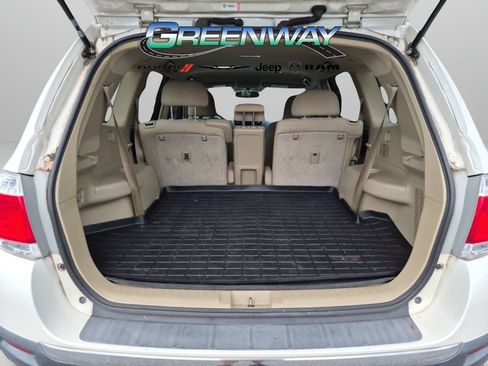 Used 2012 Toyota Highlander FWD image 6