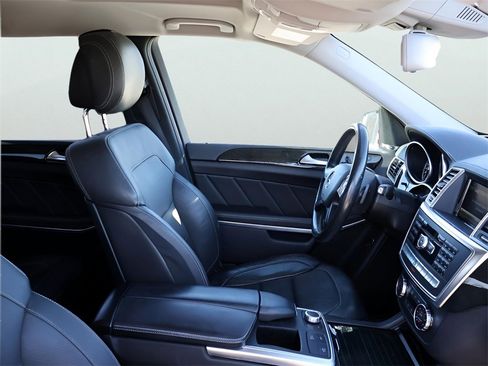 Used 2016 Mercedes-Benz GL 550 4MATIC image 10