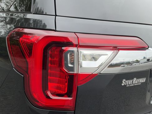 Certified 2020 GMC Acadia SLE w/ Driver Convenience Package FWD image 28