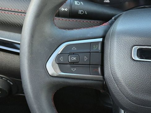 Used 2025 Jeep Compass Trailhawk image 13