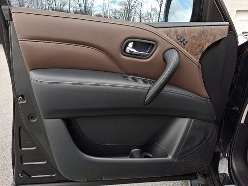 Certified 2024 INFINITI QX80 Premium Select w/ Cargo Package image 13