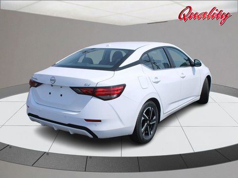 Used 2024 Nissan Sentra SV image 3