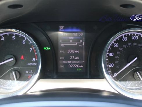 Used 2019 Toyota Camry SE w/ Convenience Package FWD image 24