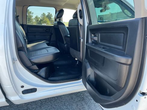 Used 2022 RAM 1500 Tradesman w/ Chrome Appearance Group AWD/4WD image 25