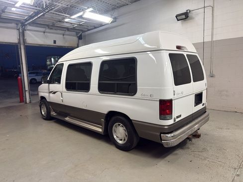 Used 2003 Ford E-150 and Econoline 150 RWD image 5