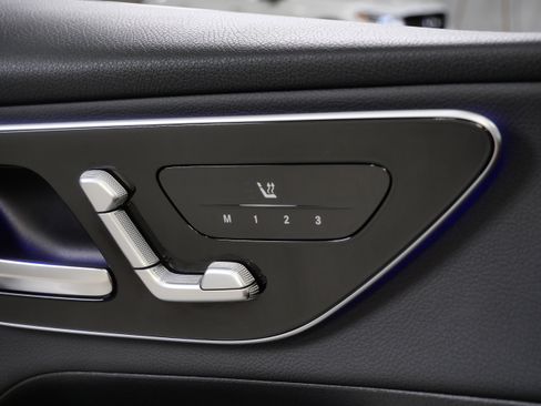 Certified 2026 Mercedes-Benz GLC 300 4MATIC image 32