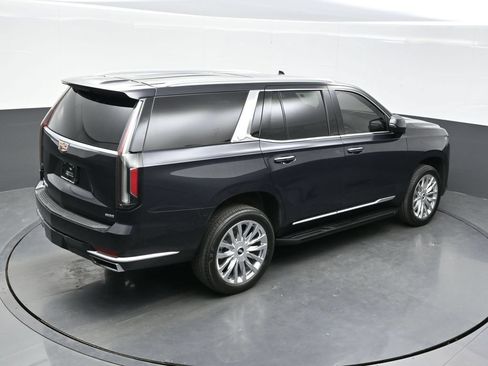 Certified 2024 Cadillac Escalade Premium Luxury AWD/4WD image 36