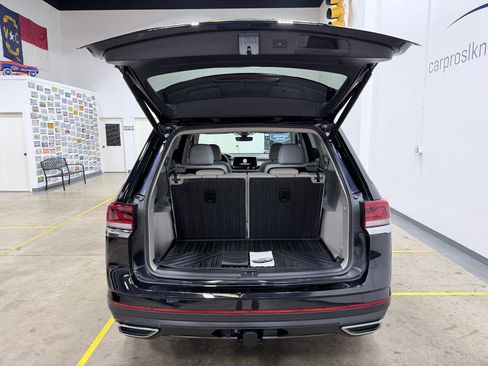 Used 2024 Volkswagen Atlas SE w/ Black Wheel Package AWD/4WD image 25
