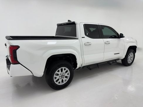 Used 2025 Toyota Tacoma SR5 image 41