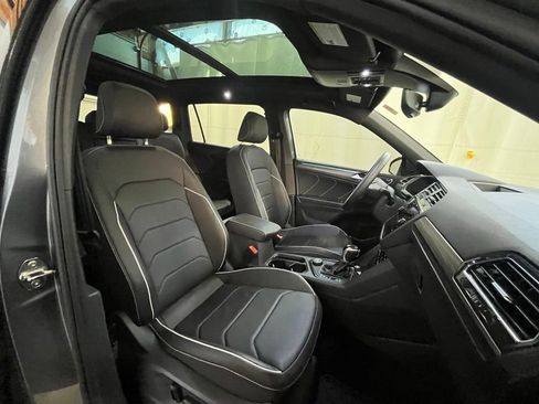 Certified 2023 Volkswagen Tiguan SEL R-Line image 13
