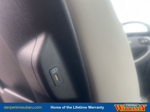 Used 2025 Kia Niro EX Touring image 33