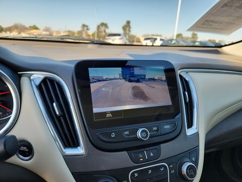 Used 2024 Chevrolet Malibu LT image 18