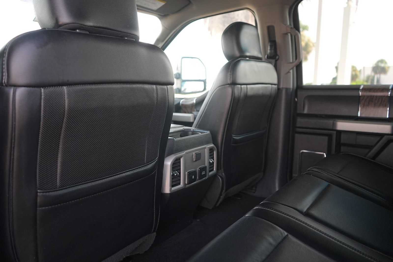 Used 2019 Ford F250 Lariat w/ Lariat Ultimate Package AWD/4WD image 13