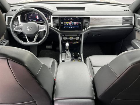 Certified 2023 Volkswagen Atlas Cross Sport SE FWD image 11