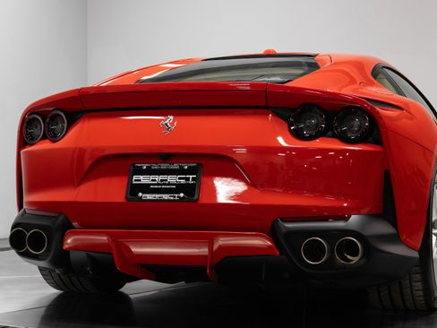 Used 2018 Ferrari 812 Superfast image 98