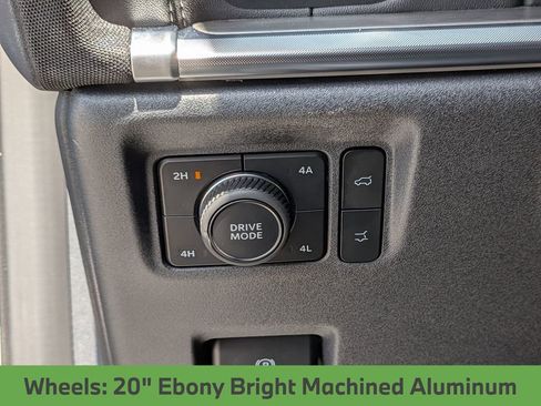 Used 2025 Ford Expedition Platinum AWD/4WD image 18