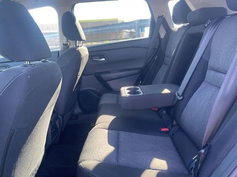 Used 2025 Nissan Rogue SV image 19