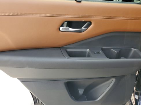 Certified 2024 Nissan Pathfinder Platinum w/ Cargo Package image 31