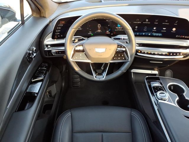 Certified 2025 Cadillac Lyriq Luxury AWD/4WD image 16