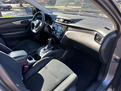 Used 2018 Nissan Rogue Sport S w/ S Appearance Package FWD image 28