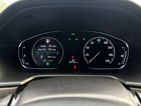 Used 2018 Honda Accord Touring image 3