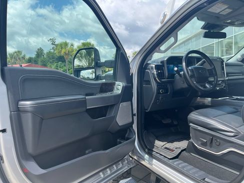Used 2024 Ford F250 Lariat w/ Lariat Ultimate Package AWD/4WD image 14