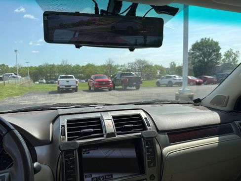 Used 2018 Lexus GX 460 Premium w/ Premium Package image 7