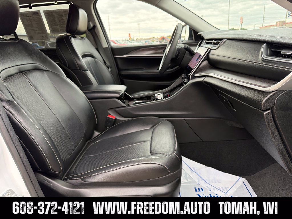 Used 2023 Jeep Grand Cherokee L Limited w/ Luxury Tech Group II AWD/4WD image 39