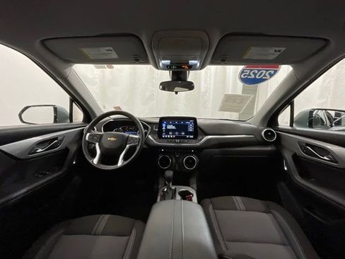 Used 2025 Chevrolet Blazer LT FWD image 16