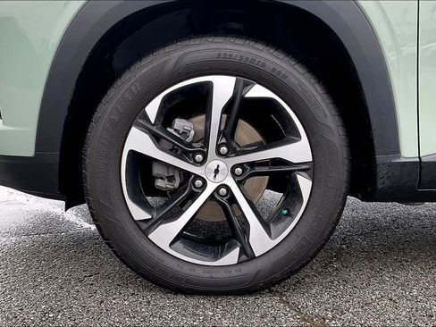 Used 2024 Chevrolet Trax RS FWD image 8