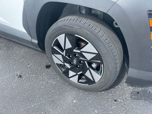 Used 2025 Hyundai Kona SEL image 3