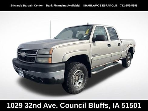 Used 2006 Chevrolet Silverado 2500 LT w/ Onstar Plus Package AWD/4WD image 3
