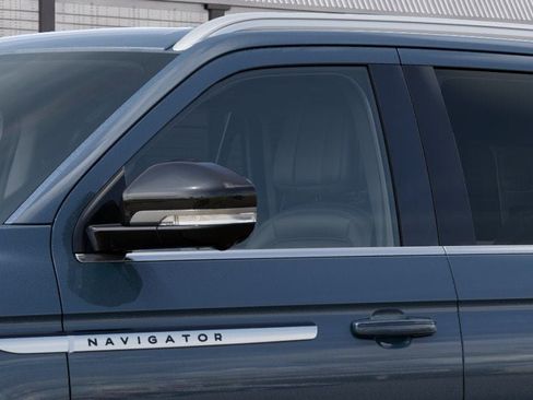New 2027 Lincoln Navigator Reserve AWD/4WD image 19