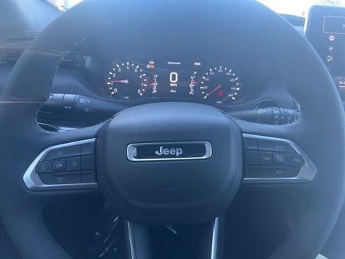 New 2026 Jeep Compass Latitude image 8