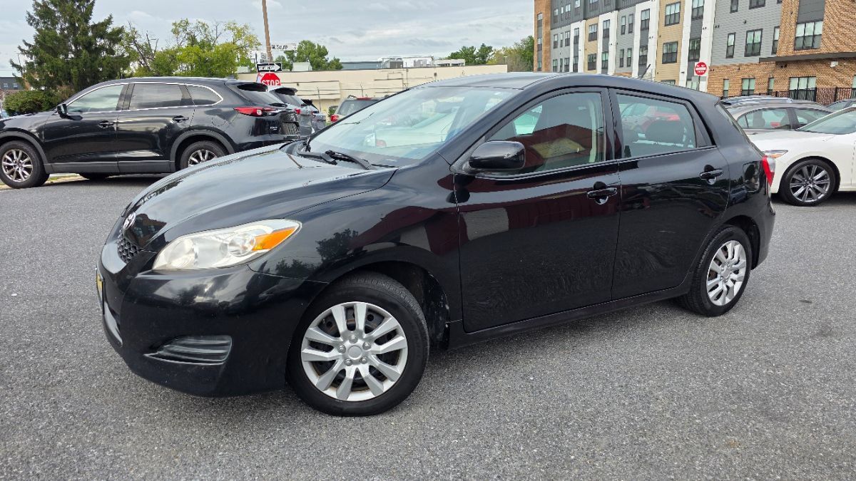 Used 2011 Toyota Matrix FWD image 3