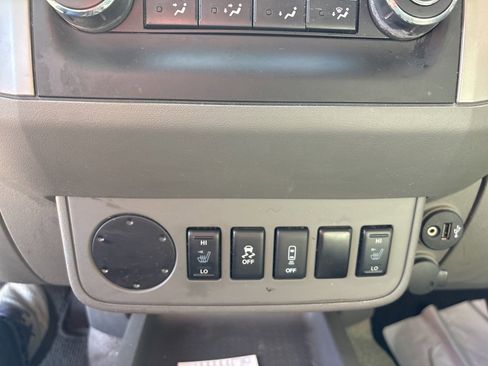 Used 2018 Nissan Frontier SV w/ Value Truck Package image 14