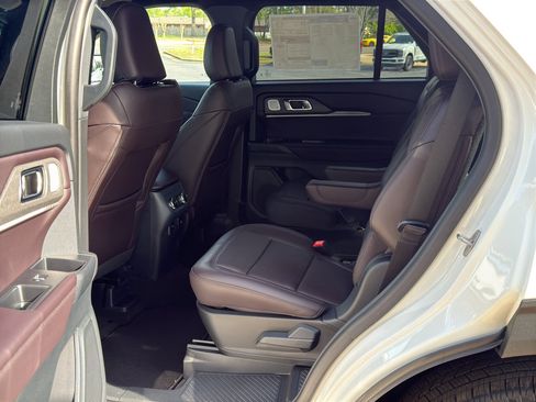 New 2026 Ford Explorer Platinum RWD image 10