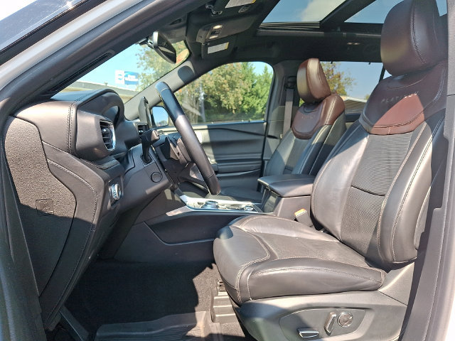 Used 2020 Ford Explorer Platinum w/ Premium Technology Package AWD/4WD image 13