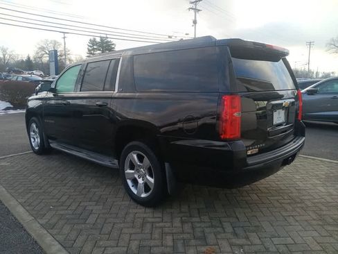 Used 2015 Chevrolet Suburban LT image 4