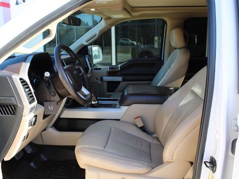 Used 2019 Ford F150 Lariat w/ Equipment Group 502A Luxury image 7