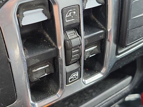 Used 2021 Jeep Gladiator Overland image 27